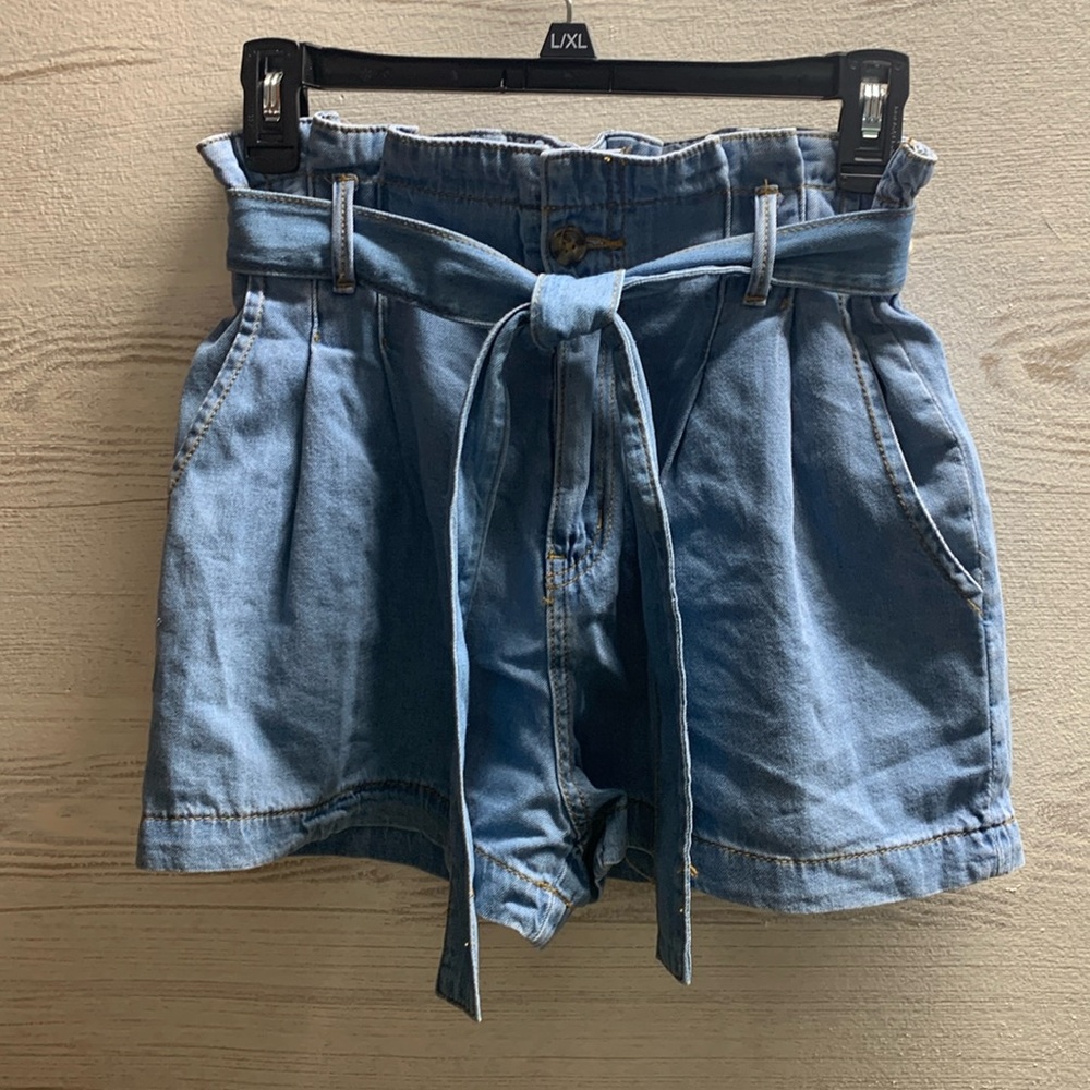 Forever 21 ruffle top denim shorts size S